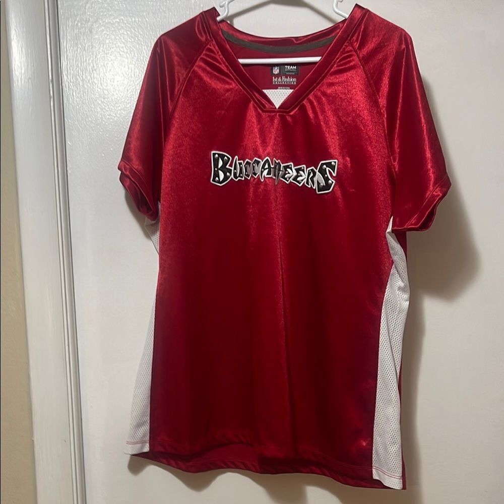 Buccaneers Red V-Neck Jersey xxl